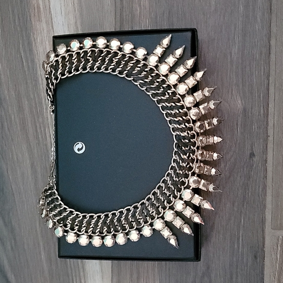 Bcbg black and gold necklace - Picture 1 of 4